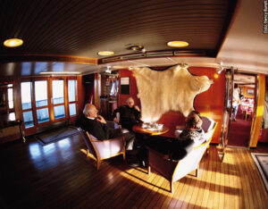Hurtigruten MS Lofoten Sitzgruppe