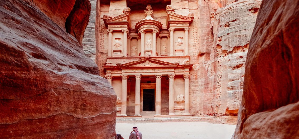 Monumentaler Grabtempel in der Ruinenstätte Petra
