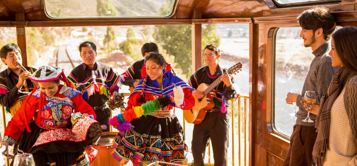 Unterhaltung an Bord des Titicaca Explorer