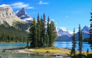 maligne lake im jasper nationalpark credit frank merfort stock.adobe .com