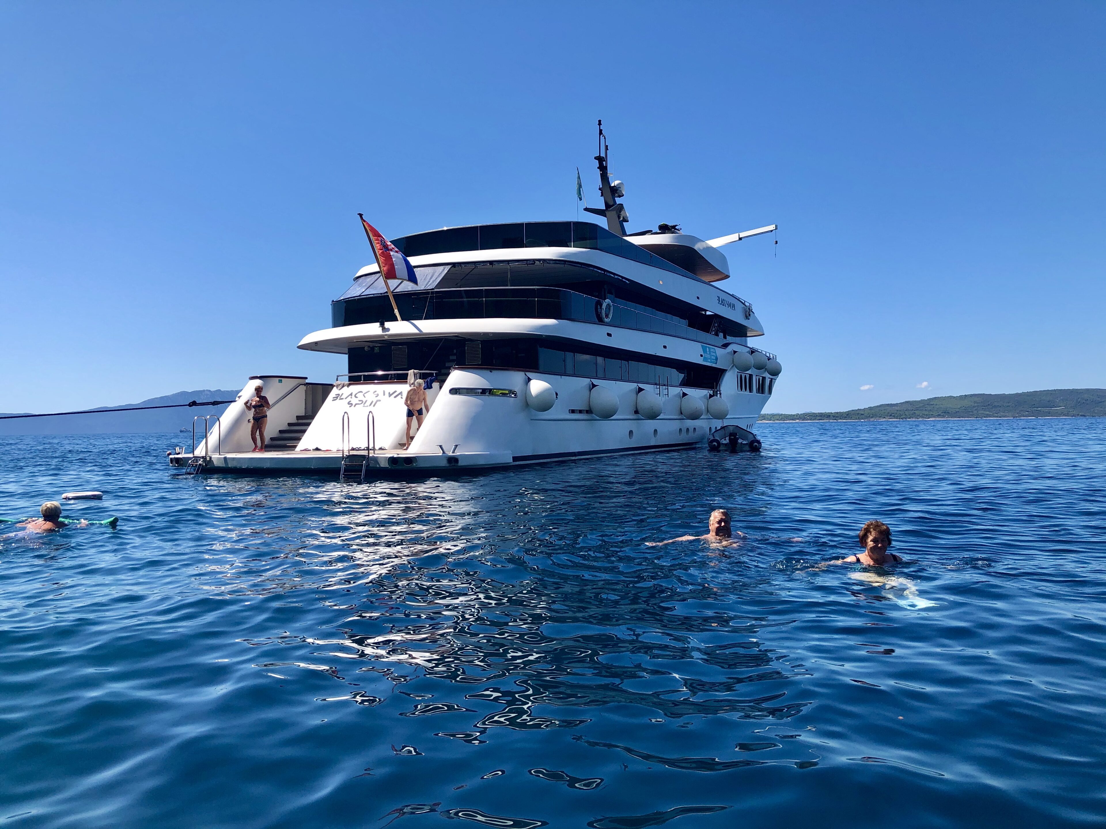 Kroatien Komfortboot Hck mit Badeeinstieg scaled