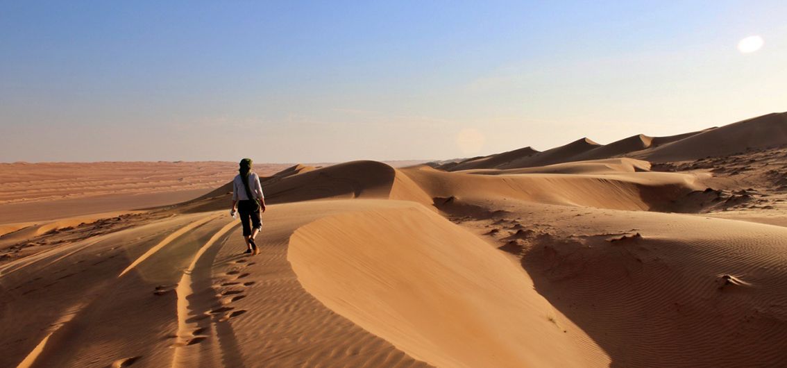 Belvelo_Oman-E-Bike-Reise-Sandwanderung-Dune