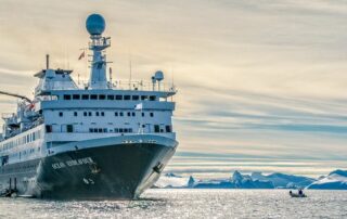 ms ocean endeauvour w o credit adventure canada dennis minty