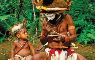 Reisen 11 papua stammesmann coral expeditions x