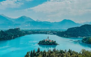 belvelo slowenien e bike reise lake church bike tour bled credit ursa skornik 1134x530