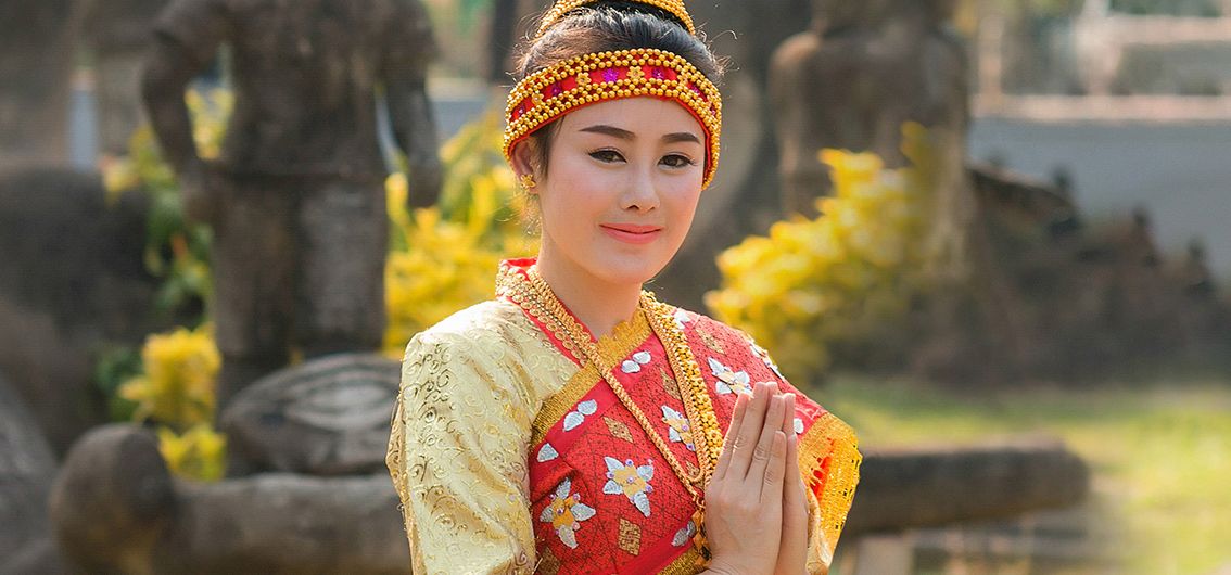 Traditionelle laotische Trachten