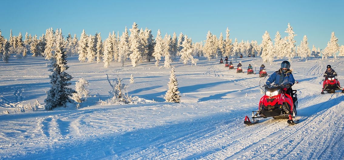 Unterwegs per Schneemobil